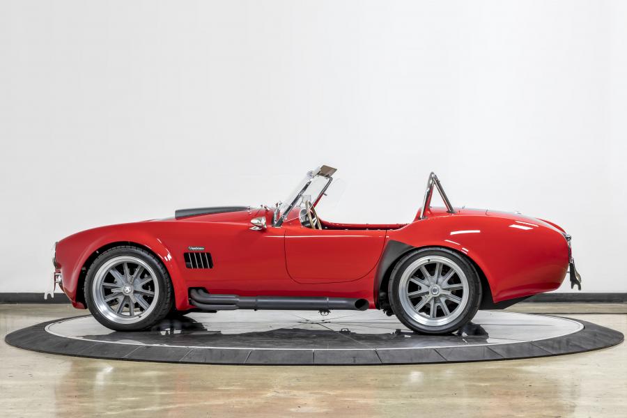  AC Cobra 6 by Superformance 2019 года  (фото 10 из 33)